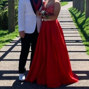 beautiful red prom dress size two